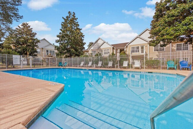 Building Photo - Great 1 Bedroom Unit at the Oaks!