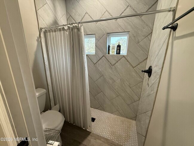 Building Photo - 10933 N Runway Cir