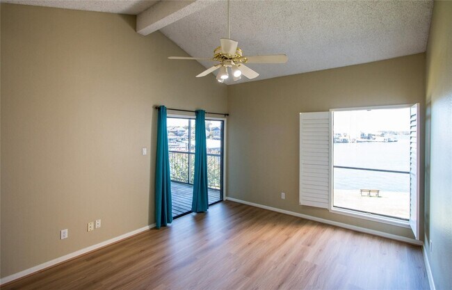 Building Photo - 202 Lakeview Terrace