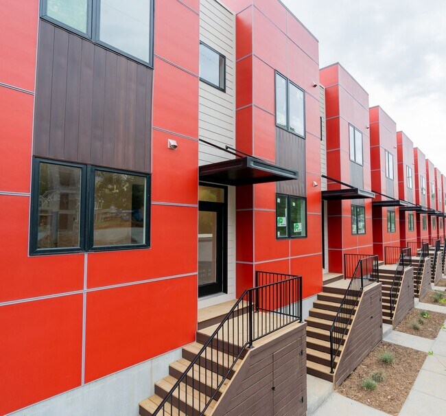 Building Photo - 2 Bedroom Townhome in Northshore Chattanooga