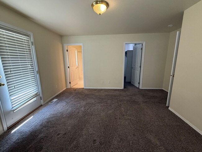 Building Photo - Now renting 2 bedroom House