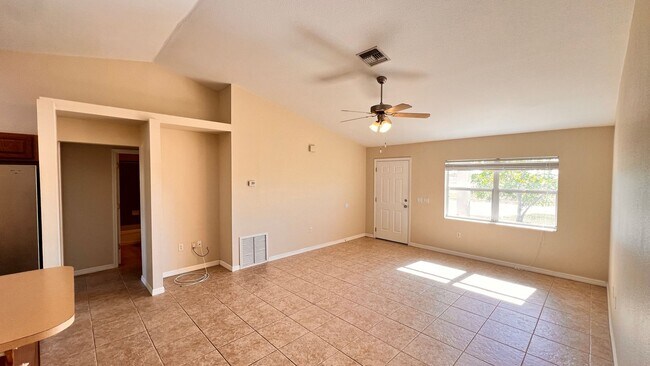 Building Photo - Lovely, Spacious 2 Bedroom, 2 Bathroom Home in Sebring!!