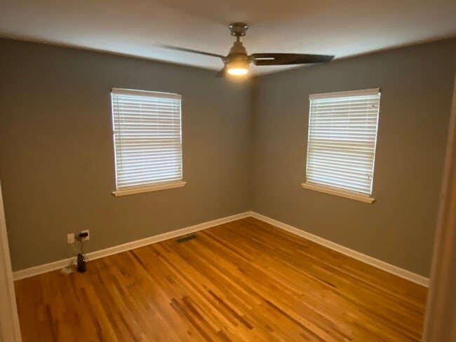 Building Photo - 2 Bed Home in North Chattanooga! Pet Friendly!