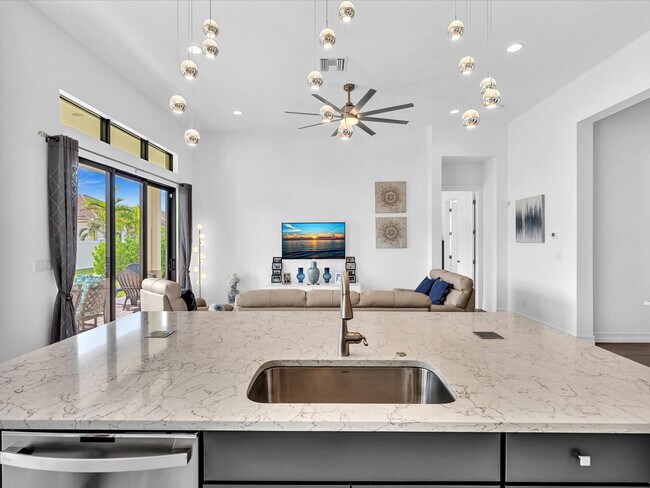 Building Photo - 8928 Bastille Cir E