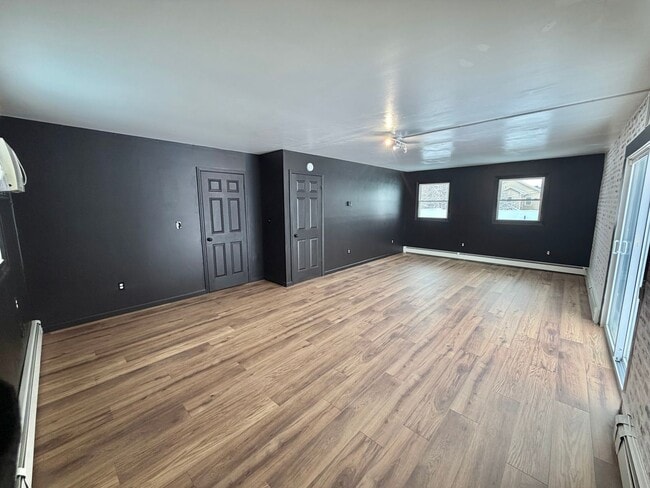 Building Photo - Gorgeous Newly Renovated 4 BR, 2 BA on .71 acres