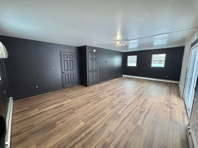 Building Photo - PRICE REDUCED!! Gorgeous Newly Renovated 4 BR, 2 BA on .71 acres