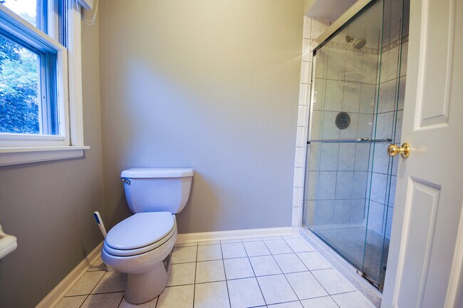 Building Photo - 3619 Bernay Dr