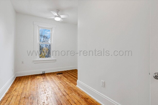 Building Photo - Stunning and move-in ready 3 bdr house