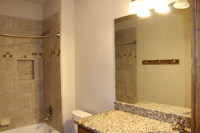 Building Photo - 701 Bushwhack Rd