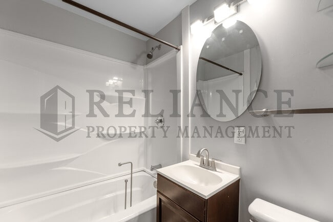 Building Photo - 1041 S Christine Ave