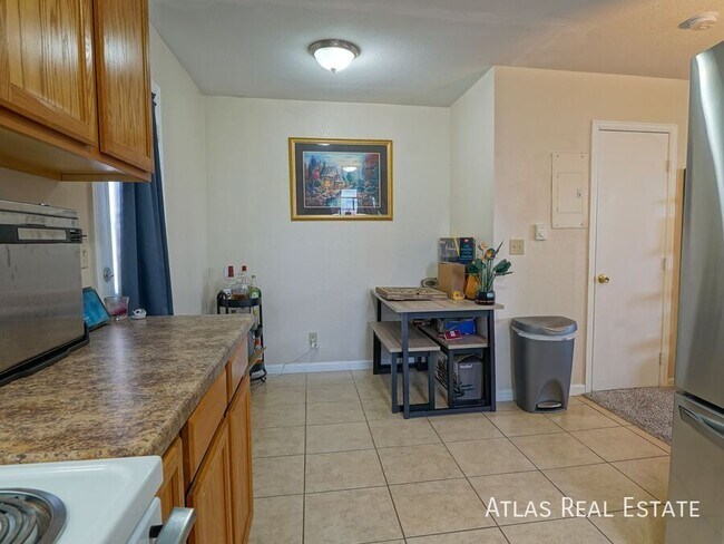 Building Photo - 6972 Peyote Way