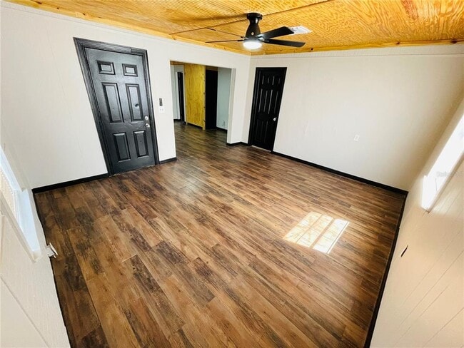 Building Photo - 1023 Ave D