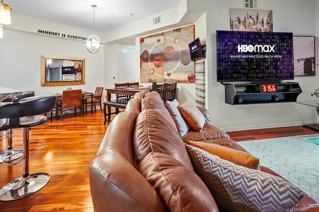 Building Photo - 38 E Serene Ave