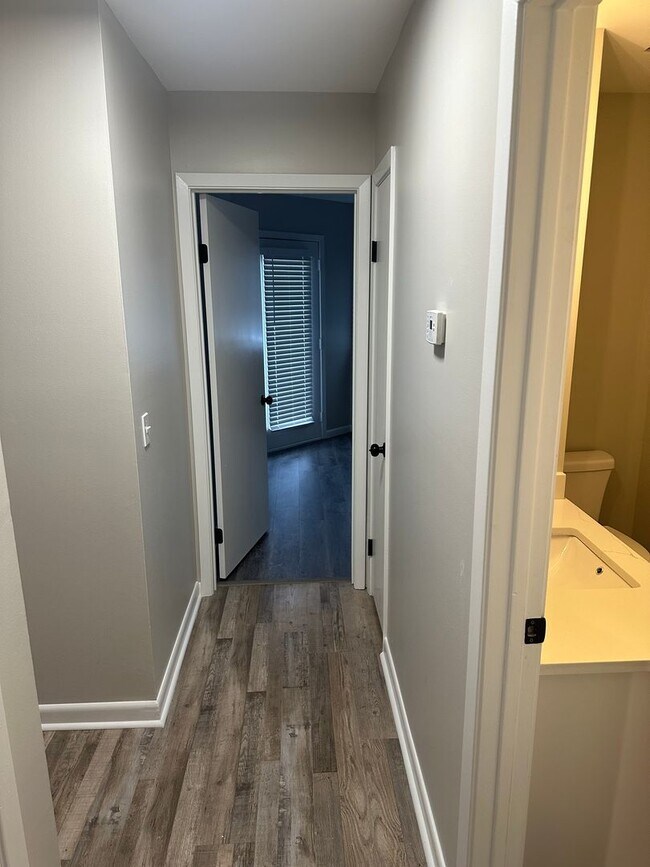 Building Photo - Completely Remodeled 2 Bedroom, 2 Bathroom ground floor Condo in Heber Springs