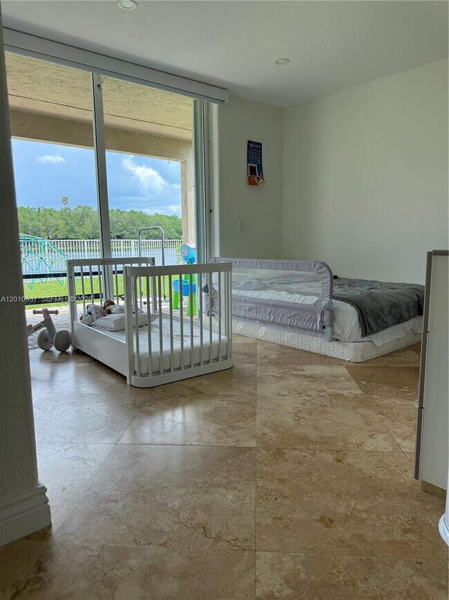 Building Photo - 1070 Capistrano