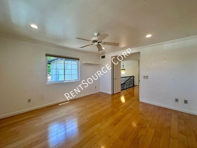 Building Photo - 25341 Irving Ln