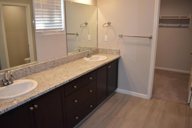 Building Photo - 610 Wood Crest Ave