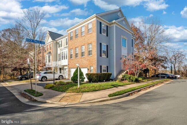 Building Photo - 20681 Waterfall Branch Terrace