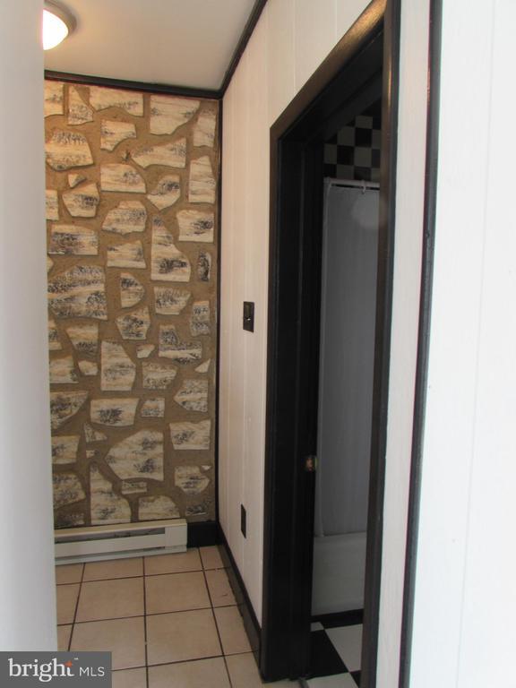 Building Photo - 115 N Reservoir St