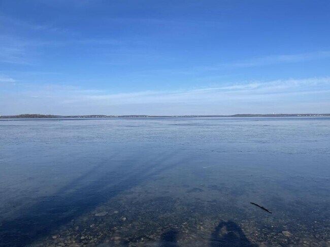 Building Photo - 632 Howard Pl