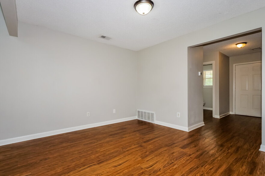 Building Photo - 7356 Green Ash Dr