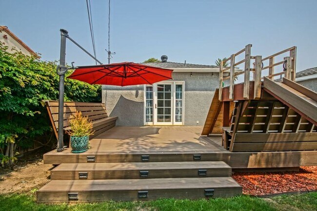 Building Photo - Beautifully Remodeled, Bright & Airy Home w/ Detached Bonus Room w/ Bath & 1-Car Garage, Front Ya...