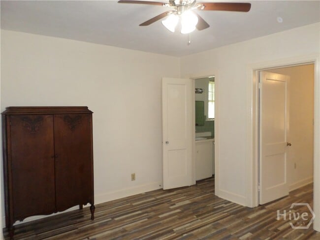 Building Photo - 2302 E 40th St