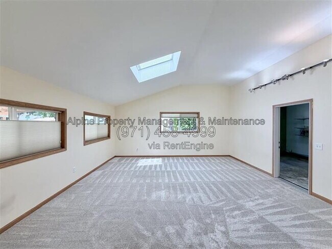 Building Photo - 4670 SW 160th Ave
