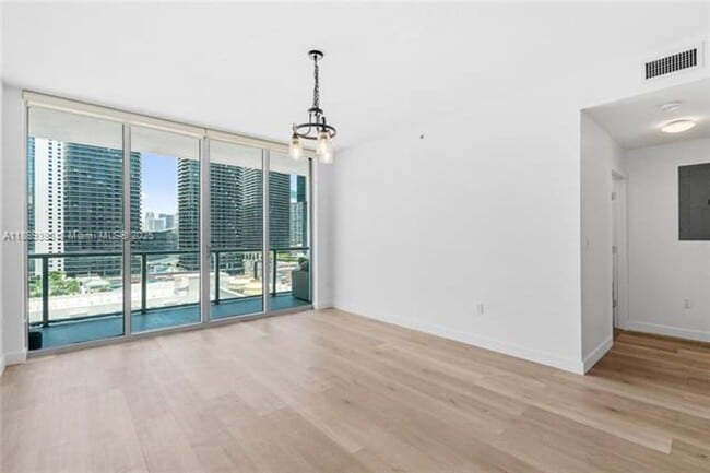 Building Photo - 1111 SW 1st Ave