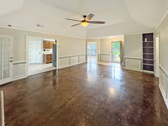 Building Photo - Spacious 3 bedroom 2 bath in Cordova