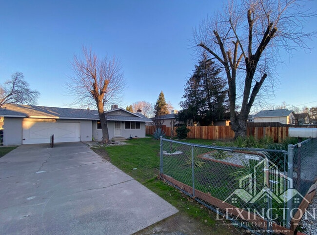 Building Photo - Charming, Orangevale Home with Spacious Yard! – 3BD/2BA