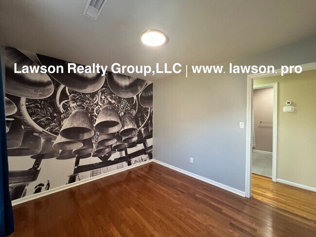 Building Photo - Peaceful Retreat with Outdoor Space-Botetourt County