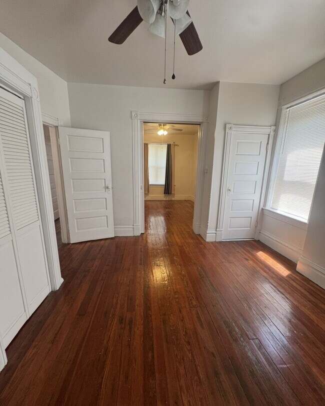 Building Photo - Charming 2-Bedroom Apartment in South St. Louis – Available Now!