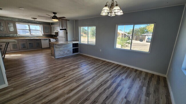 Building Photo - 800 S Elgin Ave