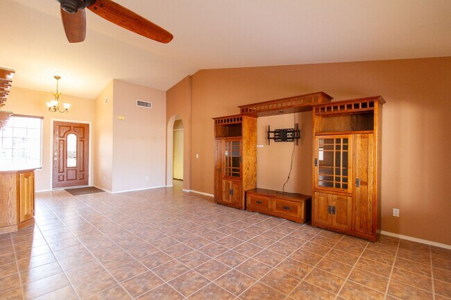 Building Photo - Great Sun Lakes Iron Oaks Location! 55+ co...