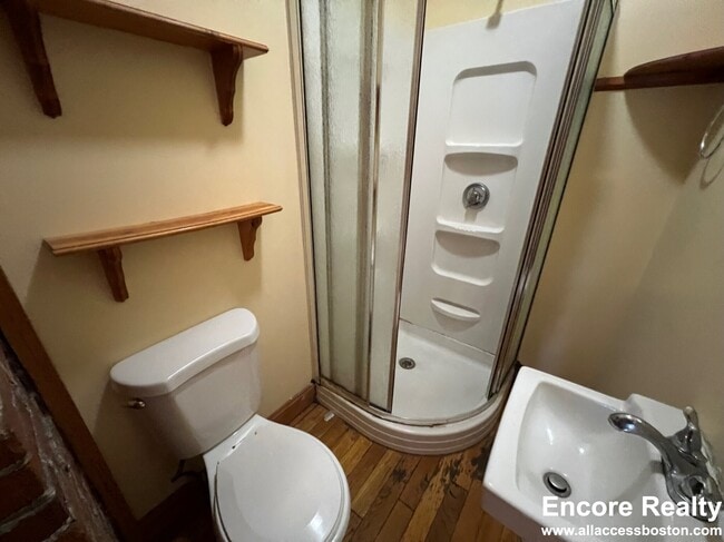 Building Photo - 8-8 Sunset St