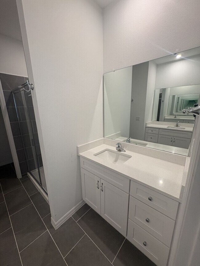 Building Photo - New construction!!