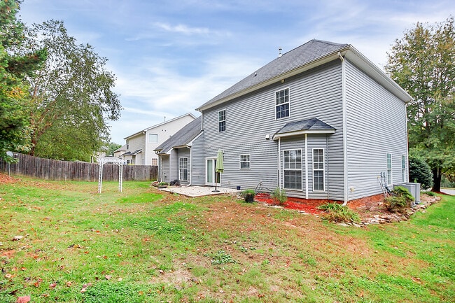 Building Photo - 3415 Fallowbrook Forest