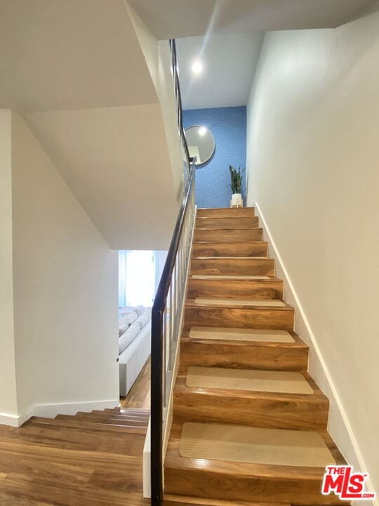 Building Photo - 4760 La Villa Marina