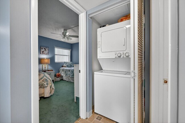 Building Photo - 10310 S Ocean Dr