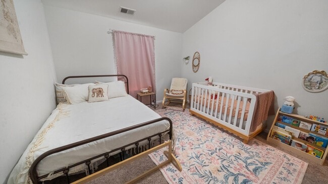 Building Photo - Stylish 3 Bedroom Home in in The Commons – Richmond Hill Living at Its Finest