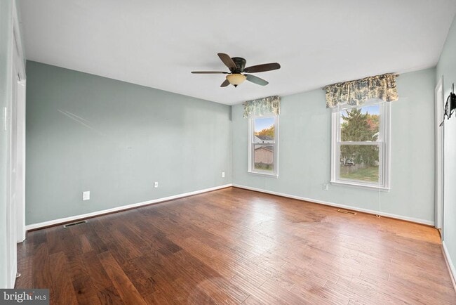 Building Photo - 14551 Lock Dr