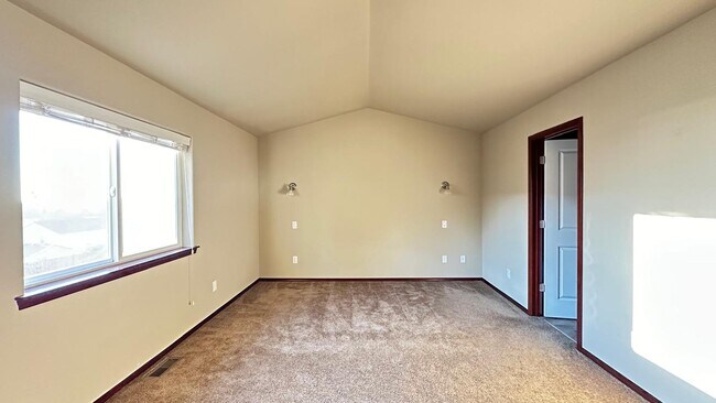 Building Photo - 28400 75th Dr NW