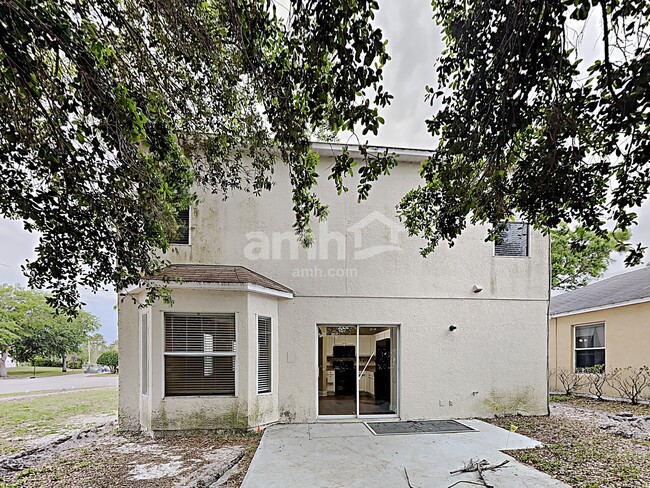 Building Photo - 18101 Birdwater Dr