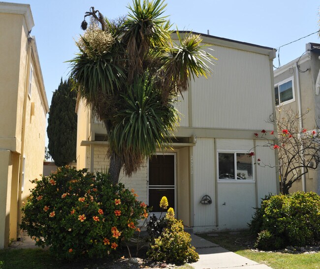 NICE 3 BDRM HOME LOCATED IN WALTERIA AREA 24212 Park St Torrance