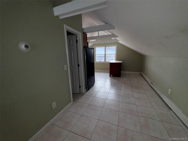 Building Photo - 25 Gardners Ln