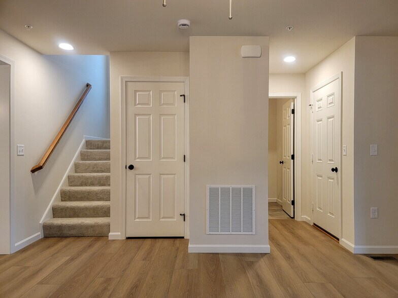 Building Photo - 93 Beech Tree Ct