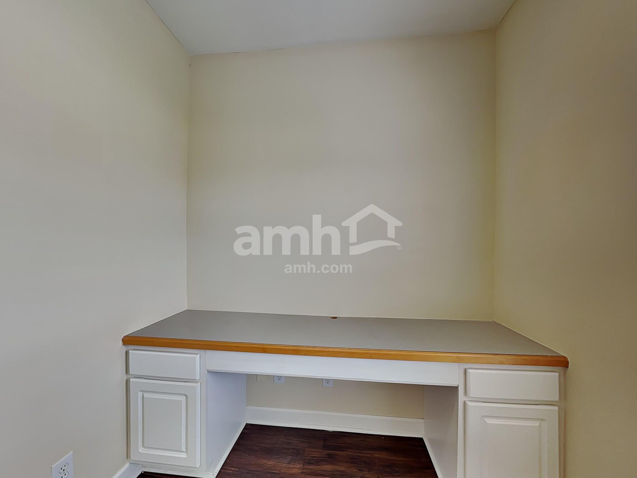 Building Photo - 1707 Arrowhead Dr