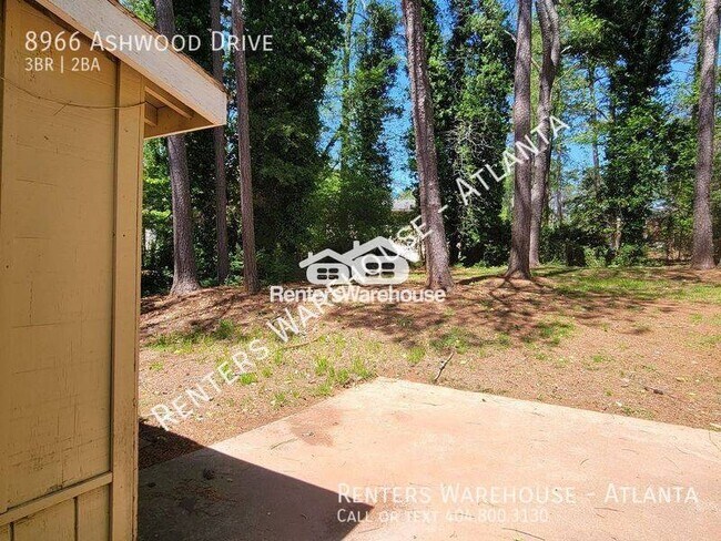 Building Photo - 3 Bedroom Ranch floorplan on wooded lot in...