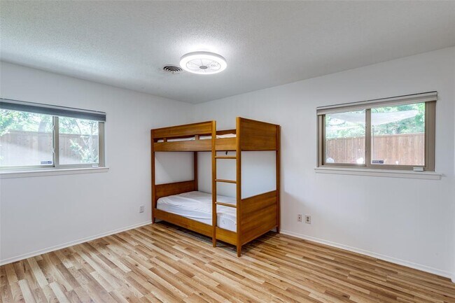 Building Photo - 1903 Boxwood Ct